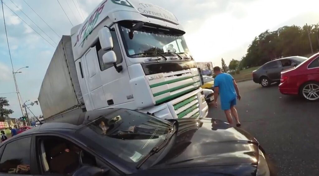 Мертвая зона грузового автомобиля